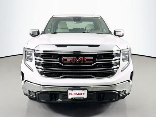 White Frost Tri-Coat 2022 GMC Sierra 1500 SLT
