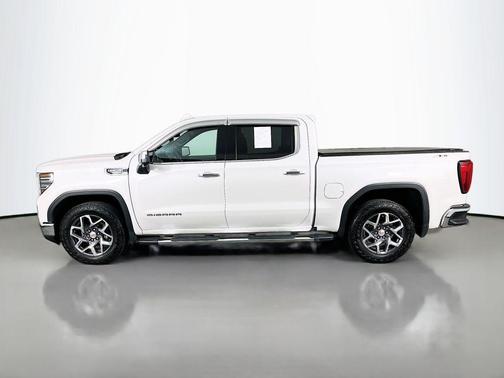 White Frost Tri-Coat 2022 GMC Sierra 1500 SLT
