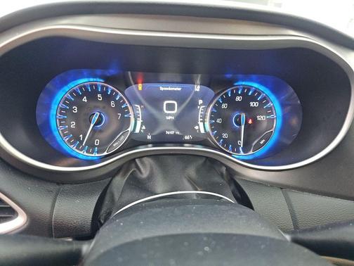 2023 Chrysler Pacifica Touring-L