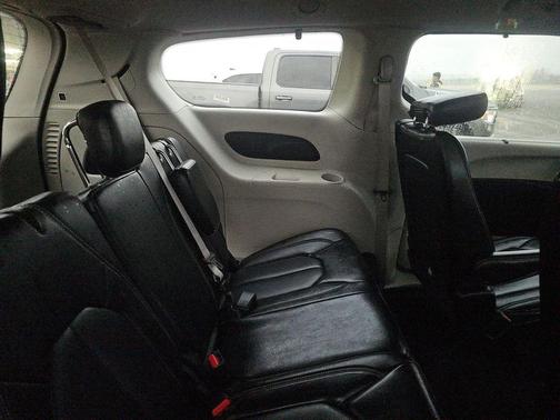 2023 Chrysler Pacifica Touring-L