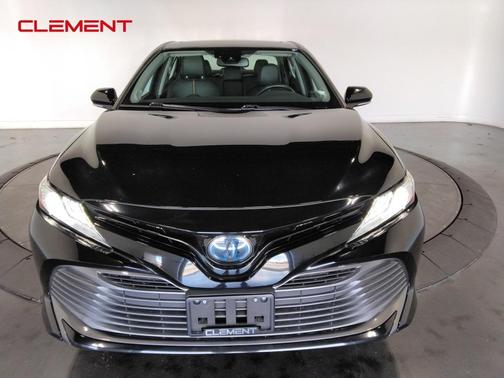 2020 Toyota Camry Hybrid XLE