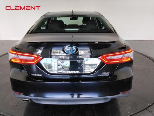 2020 Toyota Camry Hybrid XLE