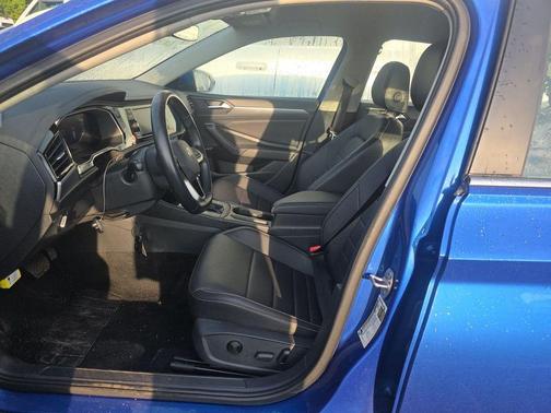 Rising Blue Metallic 2024 Volkswagen Jetta 1.5T SE