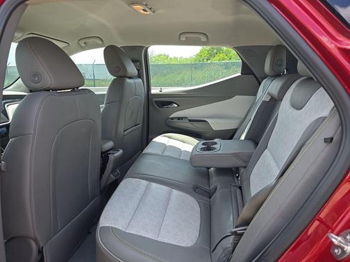 Cherry Red Tintcoat 2022 Chevrolet Bolt EUV Premier