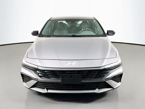 Metal 2025 Hyundai ELANTRA SEL Sport