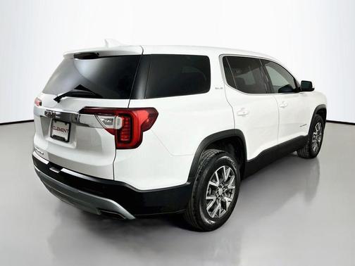 Summit White 2022 GMC Acadia SLE