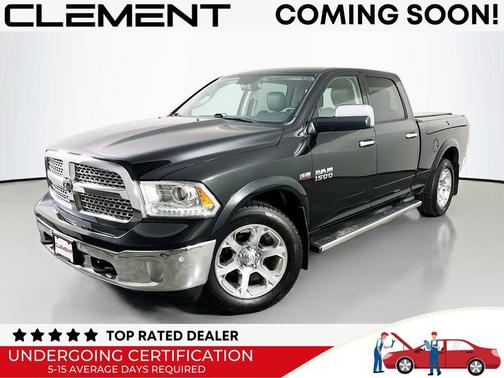 Brilliant Black Crystal Pearlcoat 2017 RAM 1500 Laramie