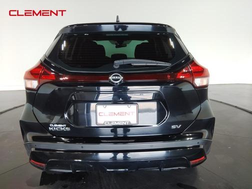 2022 Nissan Kicks SV
