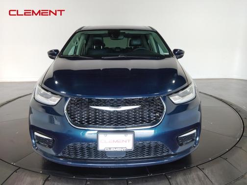 2023 Chrysler Pacifica Touring-L