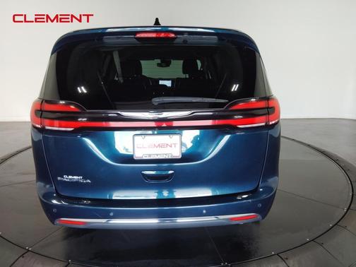 2023 Chrysler Pacifica Touring-L