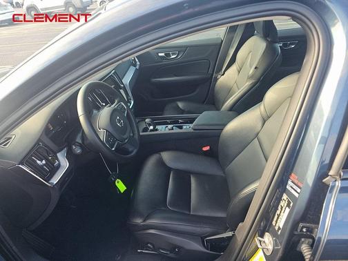 2024 Volvo S60 B5 Core Dark Theme
