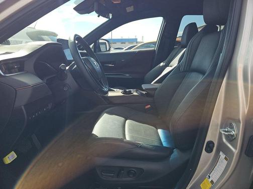 Titanium 2023 Toyota Venza Limited