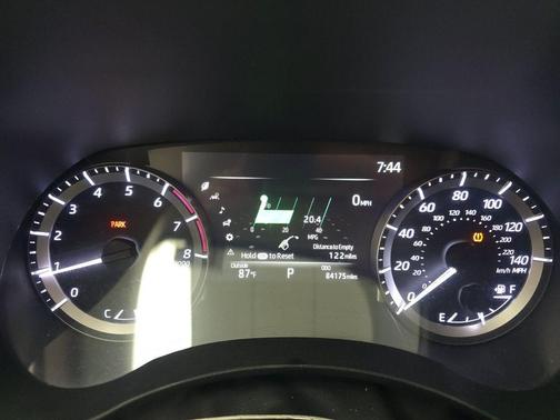 Moon Dust 2023 Toyota Highlander LE