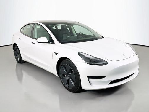 Pearl White Multi 2022 Tesla Model 3 Base