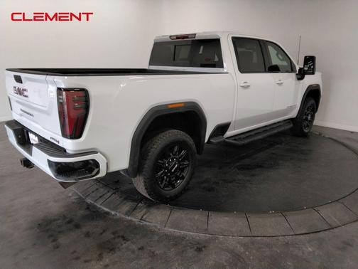 2025 GMC Sierra 2500 AT4