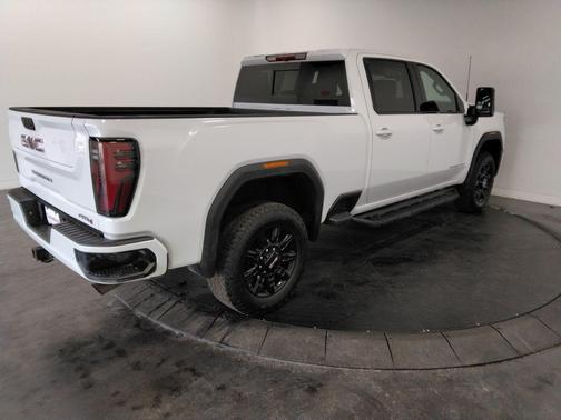 2025 GMC Sierra 2500 AT4