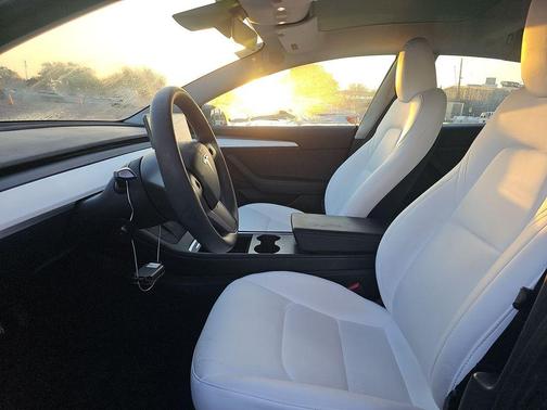 Midnight Silver Metallic 2023 Tesla Model 3 Base