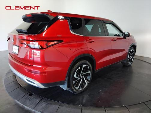 2023 Mitsubishi Outlander SE