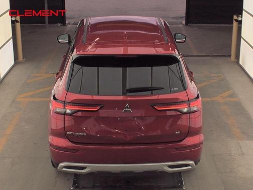 2023 Mitsubishi Outlander SE