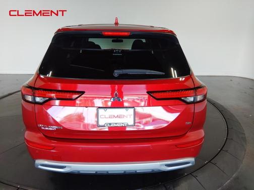 2023 Mitsubishi Outlander SE