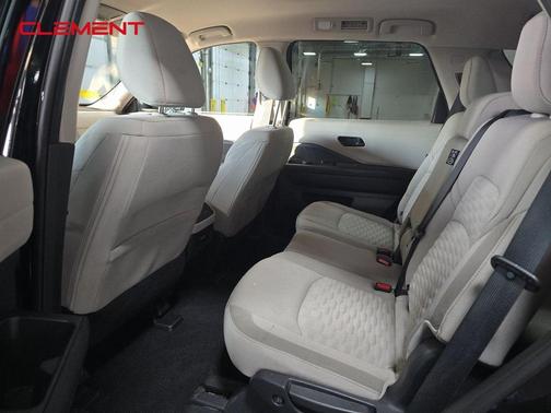 2023 Nissan Pathfinder SV