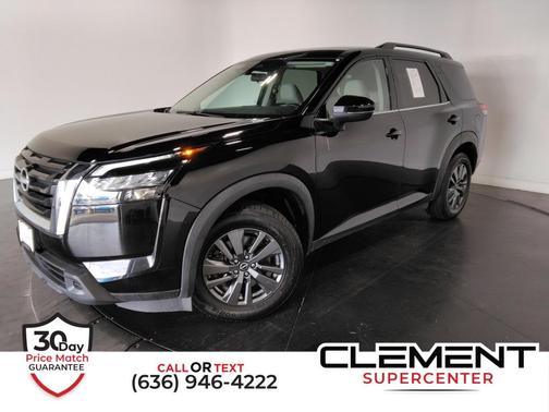 2023 Nissan Pathfinder SV