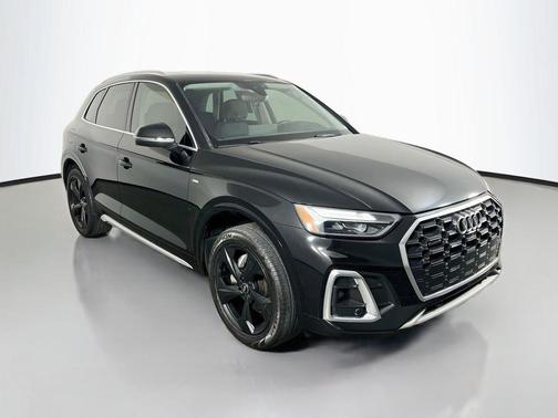 Mythos Black Metallic 2022 Audi Q5 45 S line quattro Premium