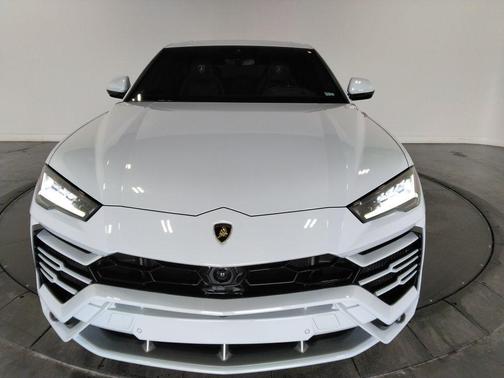 2020 Lamborghini Urus Base