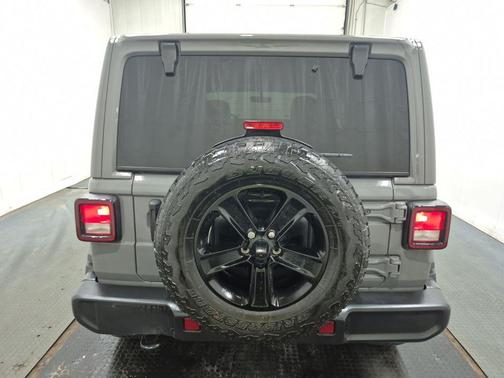 Sting Gray Clearcoat 2021 Jeep Wrangler Unlimited Sahara Altitude