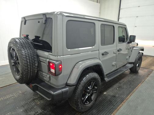 Sting Gray Clearcoat 2021 Jeep Wrangler Unlimited Sahara Altitude