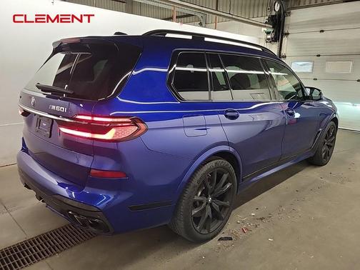2023 BMW X7 M60i