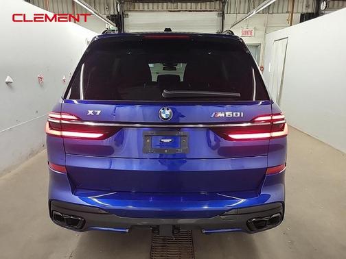 2023 BMW X7 M60i
