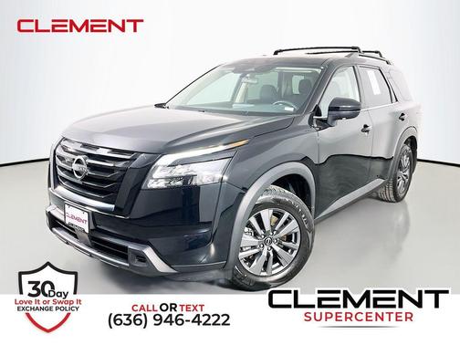 Black 2024 Nissan Pathfinder SV