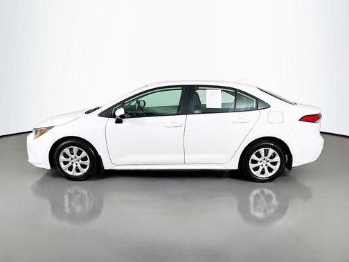 Ice 2025 Toyota Corolla LE