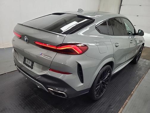 2022 BMW X6 M50i