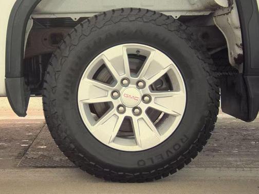 Summit White 2023 GMC Sierra 1500 SLE