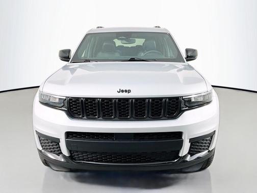 Silver Zynith 2023 Jeep Grand Cherokee L Laredo