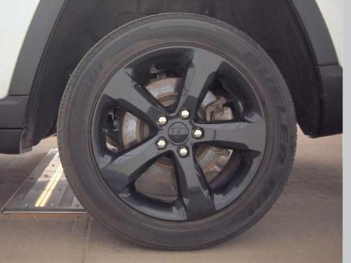 Silver Zynith 2023 Jeep Grand Cherokee L Laredo