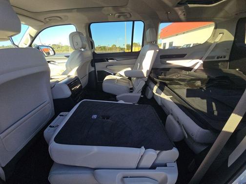 2023 Jeep Wagoneer Series II