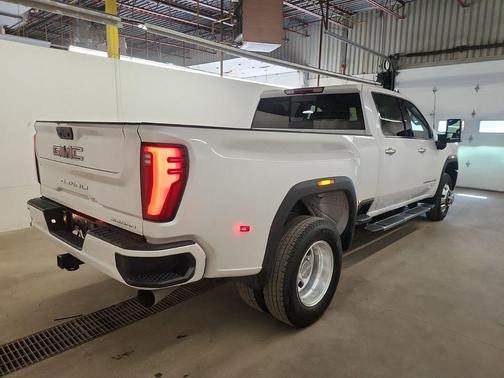 Summit White 2025 GMC Sierra 3500 Denali