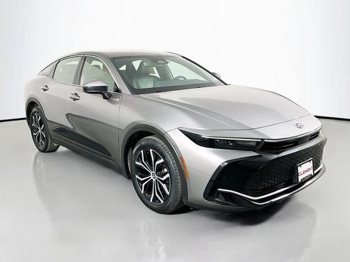 Black 2025 Toyota Crown XLE