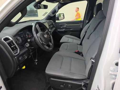 Bright White Clearcoat 2022 RAM 1500 Big Horn