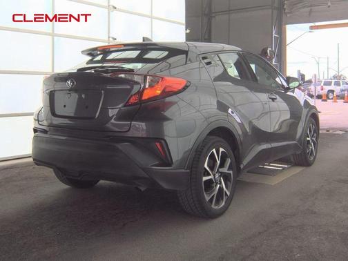 2022 Toyota C-HR XLE
