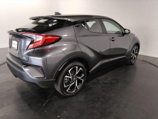 2022 Toyota C-HR XLE