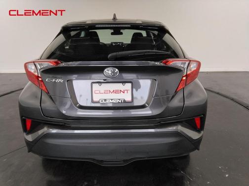2022 Toyota C-HR XLE