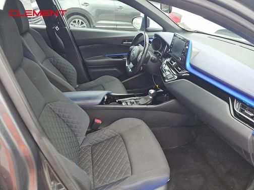 2022 Toyota C-HR XLE