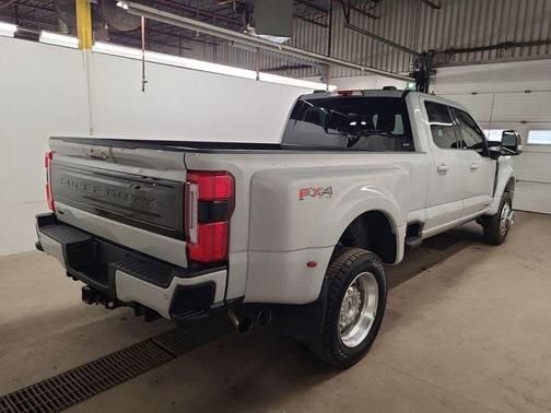 Avalanche 2025 Ford F-450 Platinum