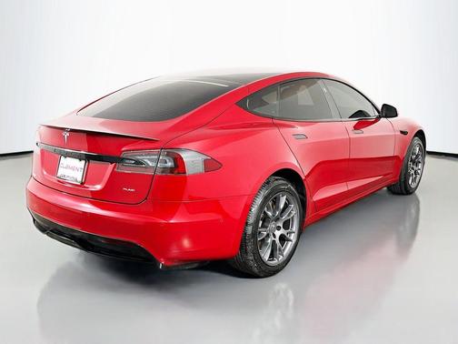 Red Multi 2021 Tesla Model S Plaid