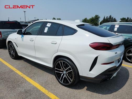 2022 BMW X6 M50i