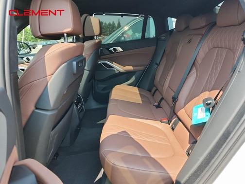 2022 BMW X6 M50i